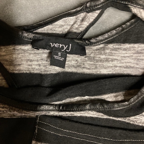 NWOT Open Back T-Shirt Dress - Picture 3 of 11